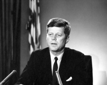 THE CUBAN MISSILE CRISIS (October 1962)